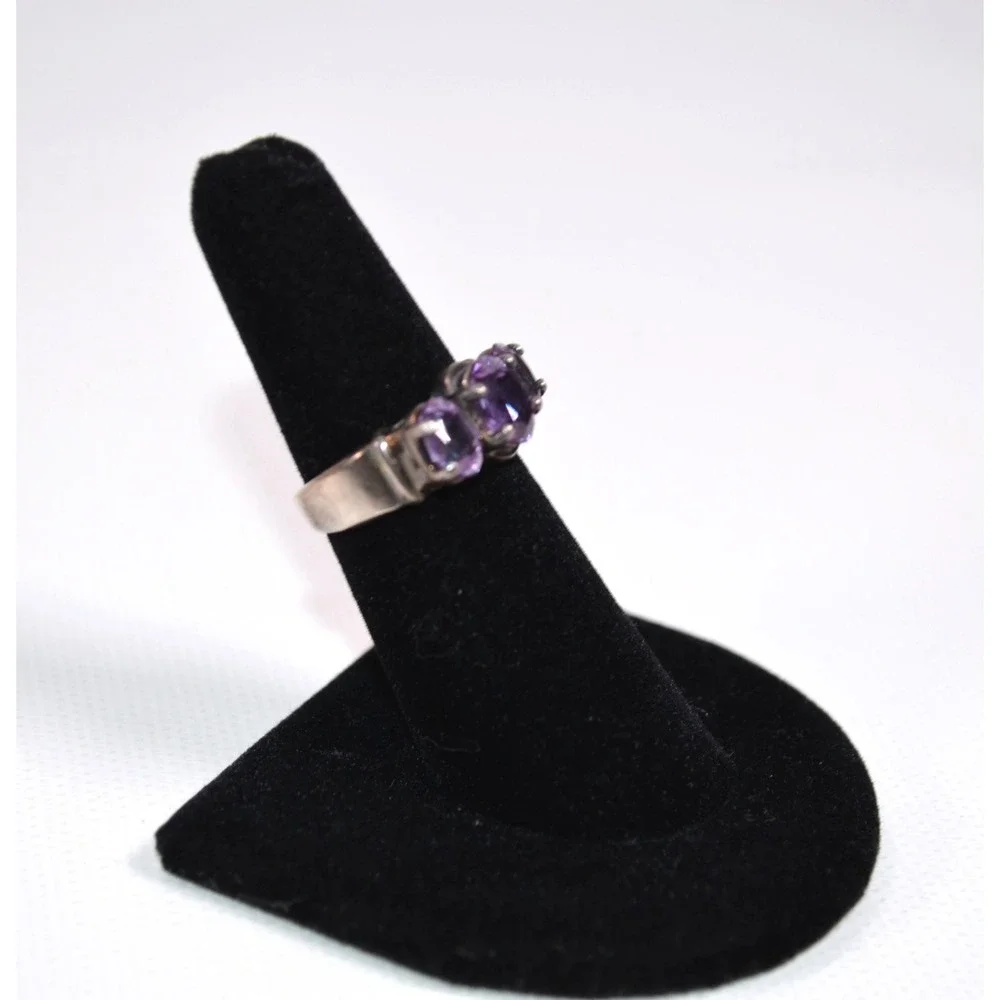 UTO‎ 925 Silver Tone Ring Size 5.5 3 Amethyst Stones